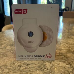 Dash Mini Maker Griddle in White